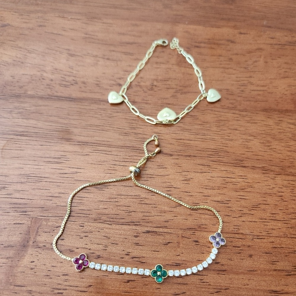 Brand New 14K Gold Plated Cubic Zirconia Classic Flowers Tennis Bracelet.